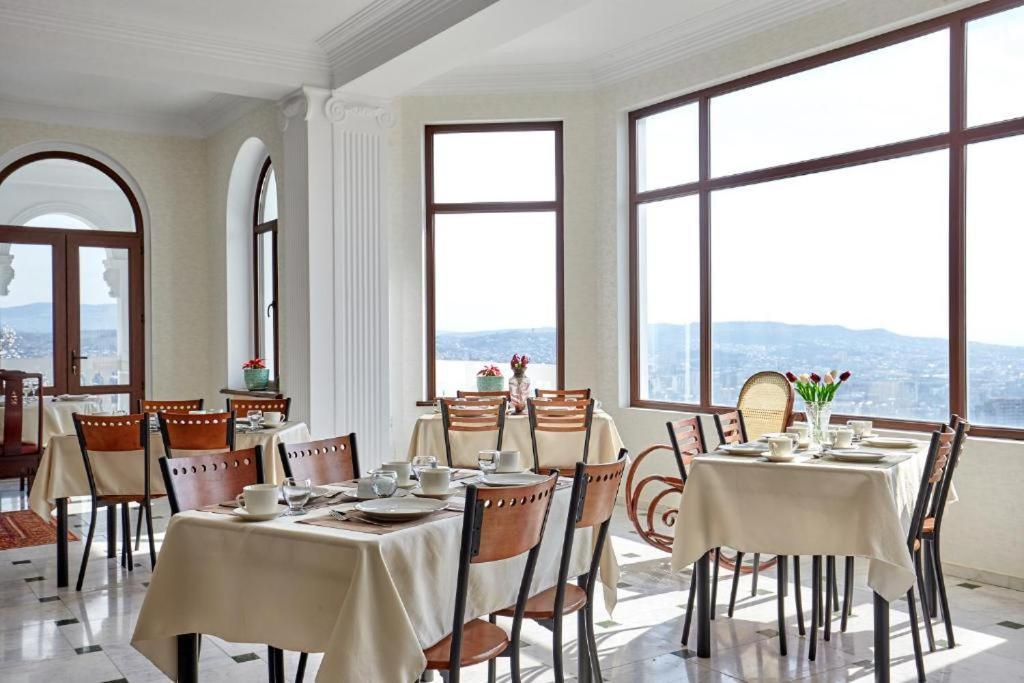 The Hilltop Skyline Hotel 트빌리시 외부 사진