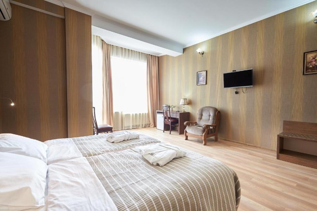 The Hilltop Skyline Hotel 트빌리시 외부 사진
